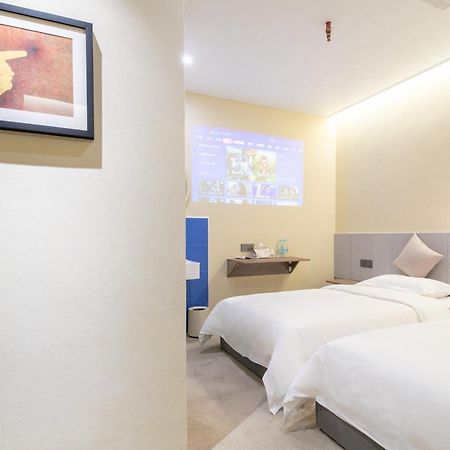 Puzzle Hotel Guangzhou Fenghuang New Village Subway Station Экстерьер фото