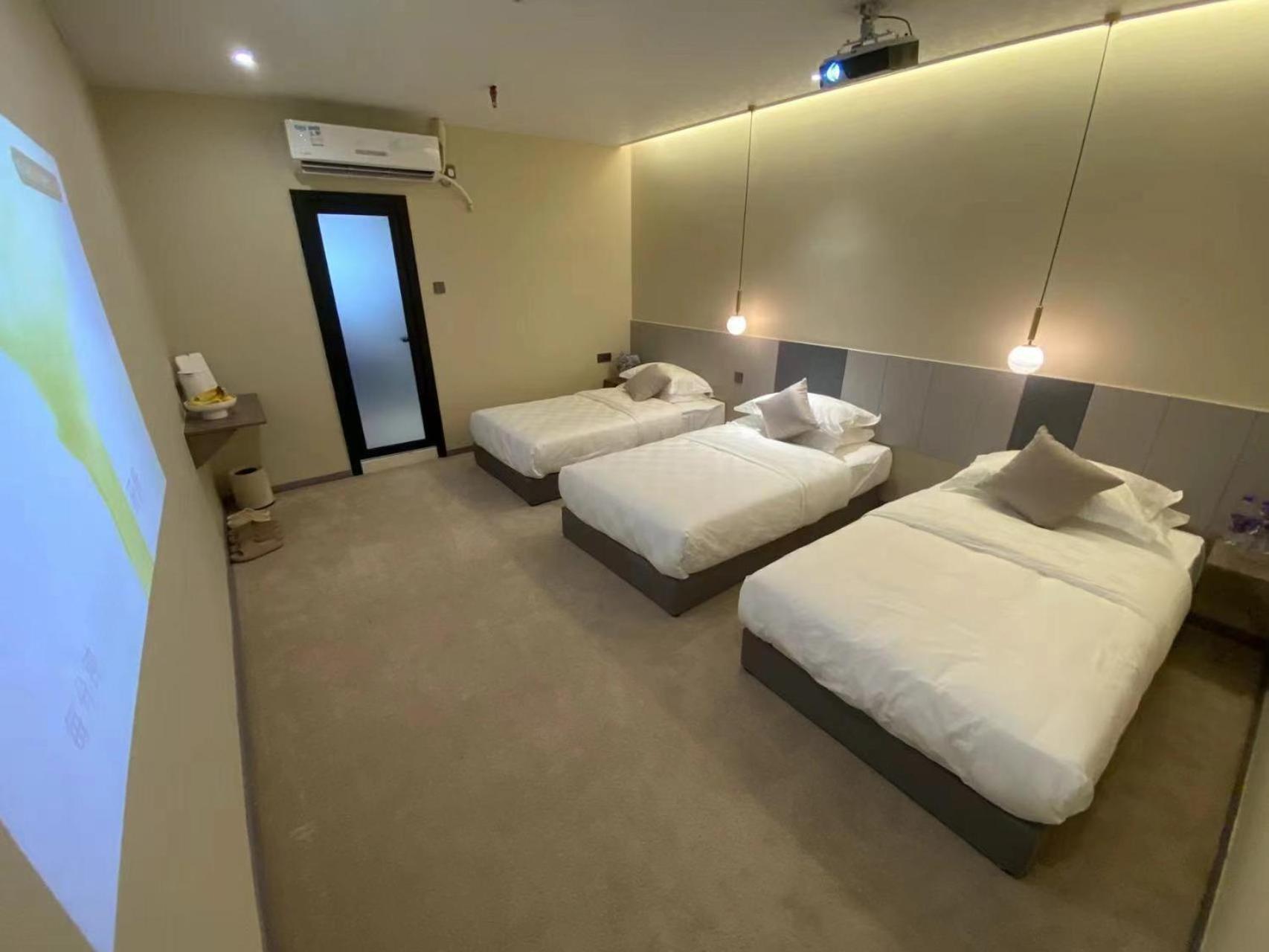 Puzzle Hotel Guangzhou Fenghuang New Village Subway Station Экстерьер фото